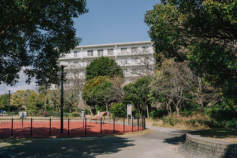 築古の団地を選んで物件購入費用を抑える。